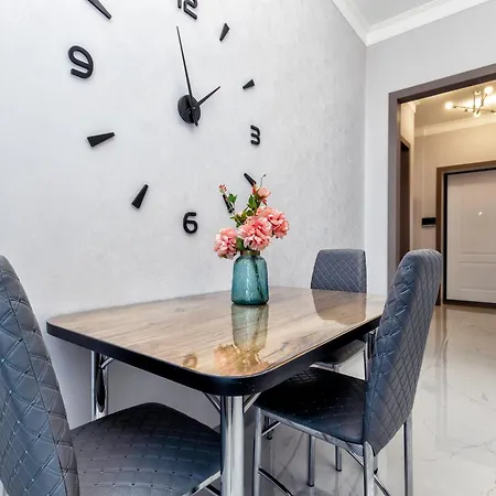 Grand Turan Business One-Room Apartments Nur-Sultan  Exterior photo